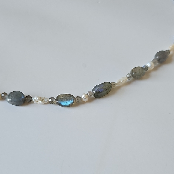 Natrual Labradorite Beads and Freshwater Pearls Women's Necklace - Picture 6 of 10